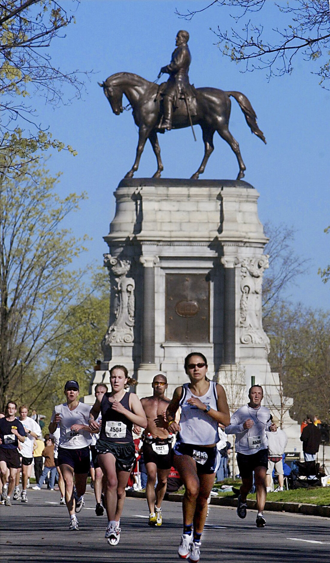 MONUMENT 10K7